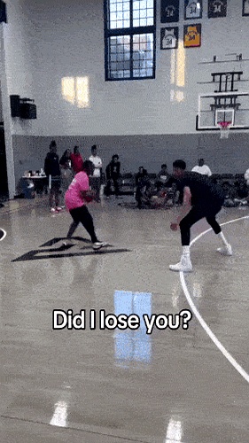 九游娱乐体育- 字母哥在利物浦比赛中爆冷，出色防守引发热议！引发球迷热议