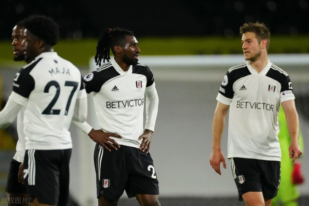 九游娱乐官网-关于那不勒斯训练开放日，训练课后内部沟通引观众欢呼，英超在即，球队文化被再次提及的信息